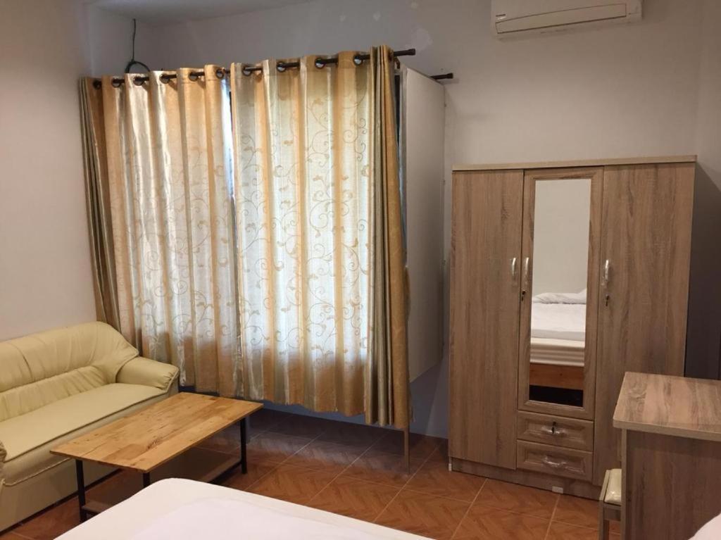 Asrama Sakura House