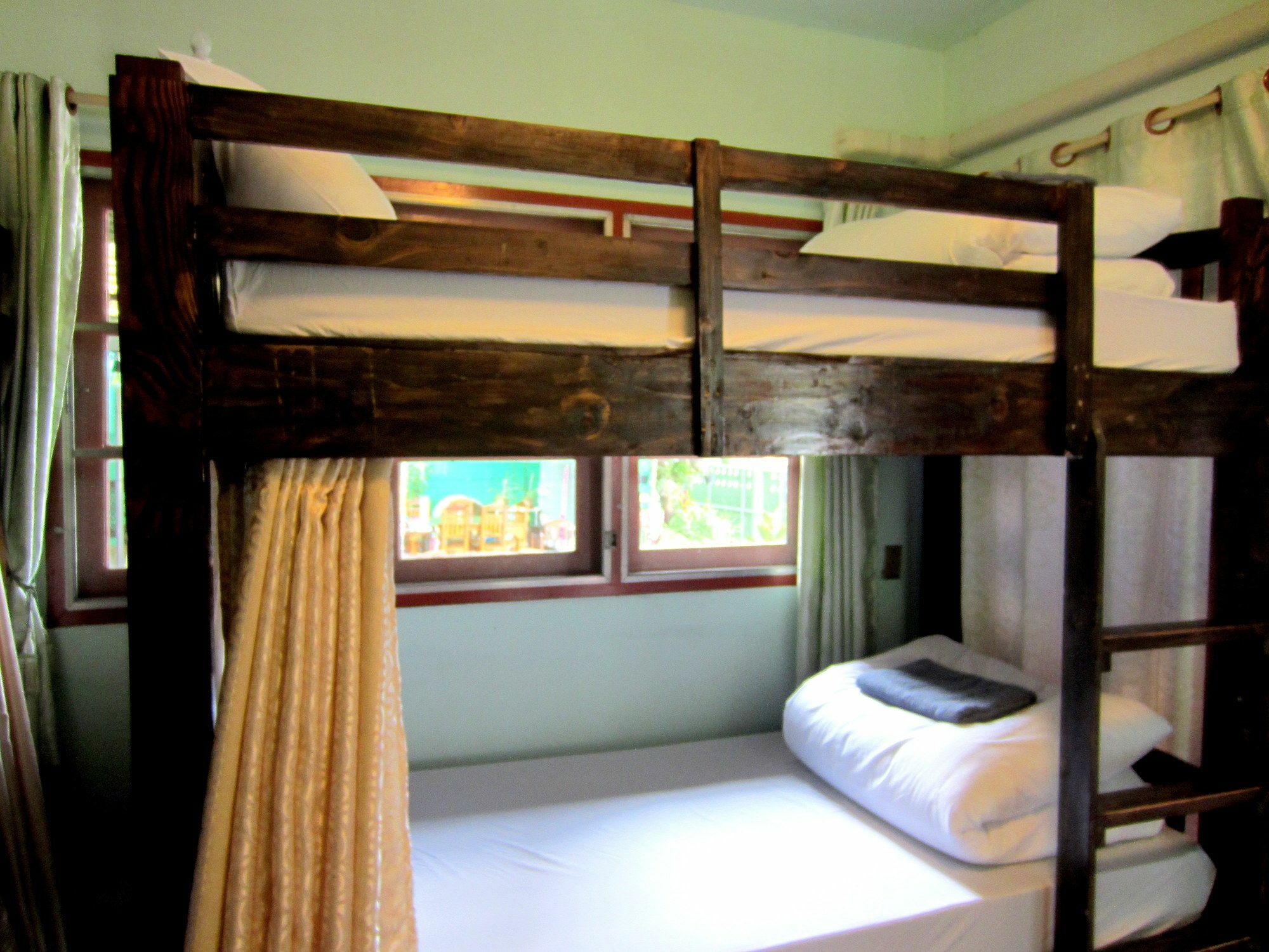 Sakura House Asrama *